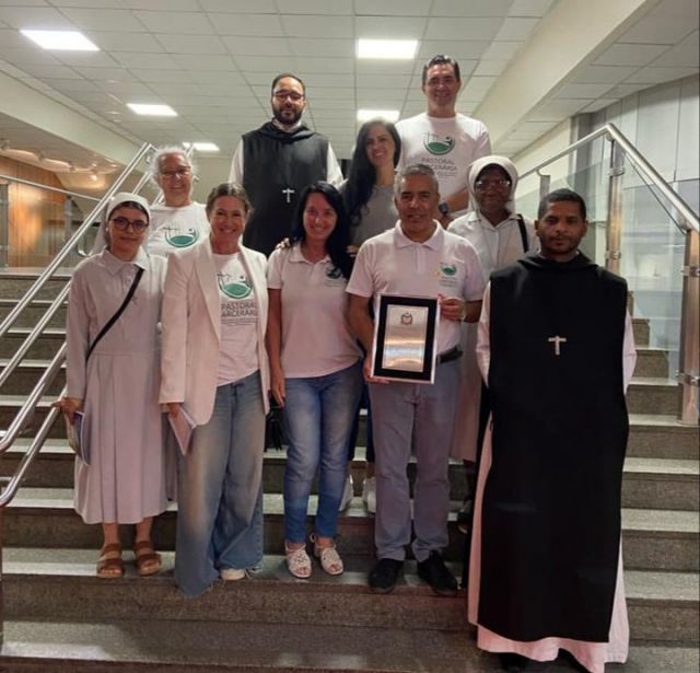 Na segunda-feira, 11 de março ocorreu em Santa Catarina na ALESC (Assembleia Legistativa de Santa Catarina) uma sessão especial sobre a Campanha Fraternidade 2024 onde a Pastoral Carcerária da Arquidiocese de Florianópolis foi homenageada durante o evento. O Pe. Almir, coordenador arquidiocesano, recebeu a homenagem em nome da PCr. Um momento especial para todos que estavam presentes. 

#CampanhaFraternidade #ALESC #PastoralCarceraria #Homenagem #SantaCatarina